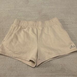 ALO Accolade Shorts in Macadamia - Women’s Small